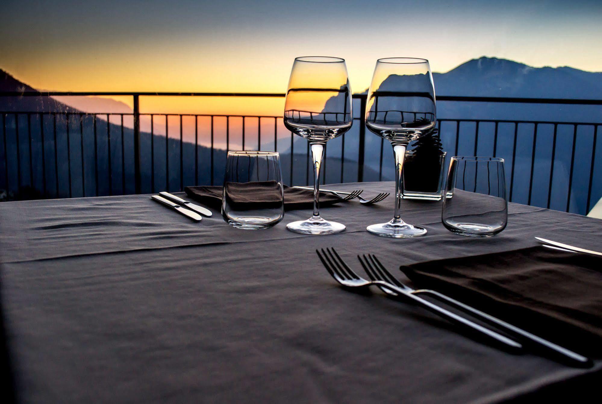 Ristorante Bellavista Con Locanda Veleso Bagian luar foto